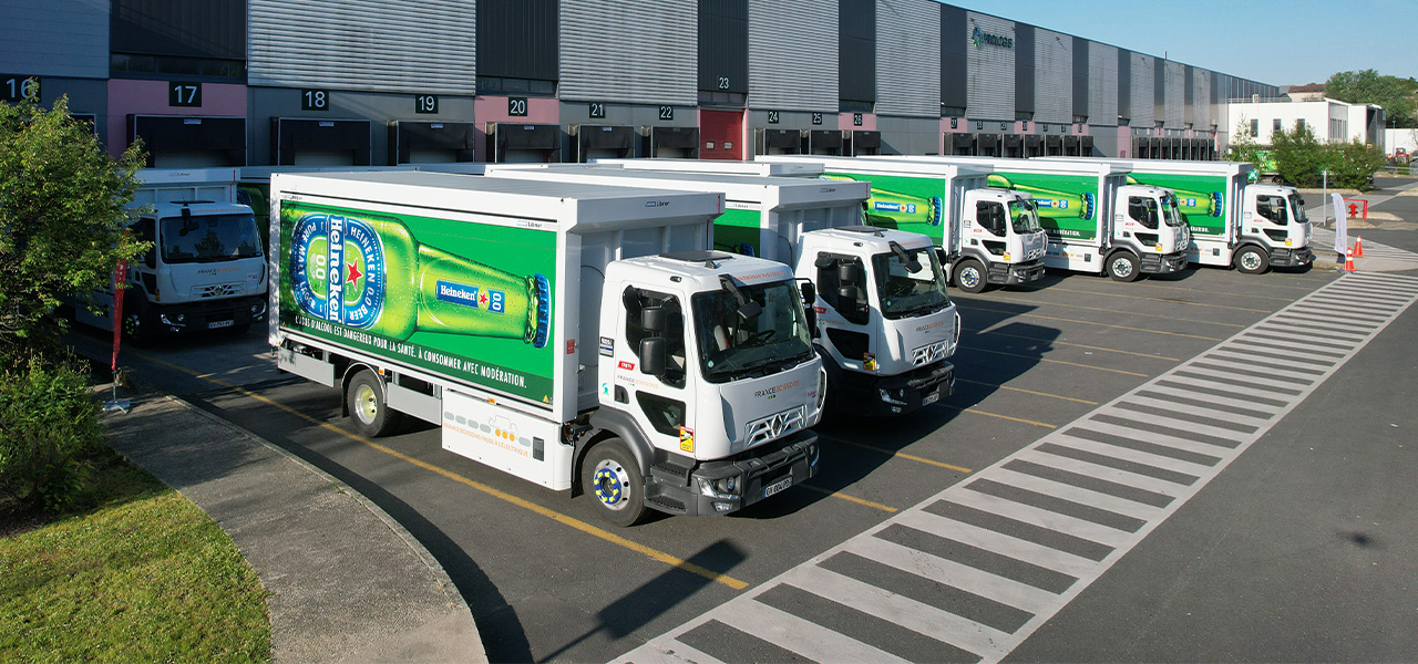 En 2024, France Boissons a annoncé l’arrivée de 50 nouveaux camions électriques dans notre flotte de livraison France Boissons !